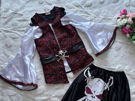 An26/ kostým pirátka - v.6/7 let, 