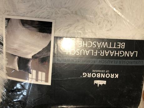 Teple povlečení s dlouhymi vlasy, chlupy,