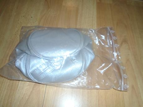 Kosmetická taška stříbrná ovál estee lauder, 