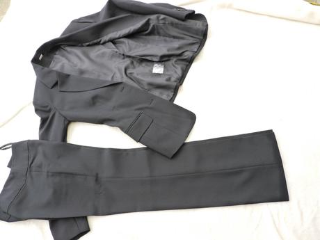 Cerny oblek 3susisses, 32