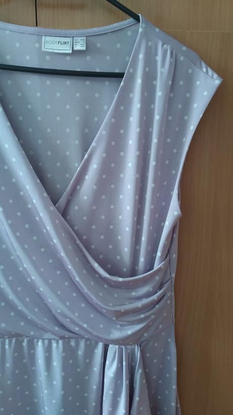 Elastické šaty, 40