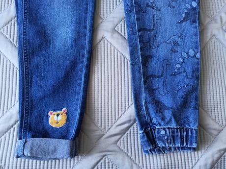 2x nové džíny s tenisky, 128/134, 128 / 134