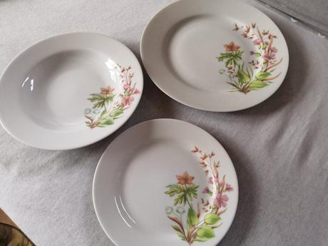 Jídelní sada nádobí, 