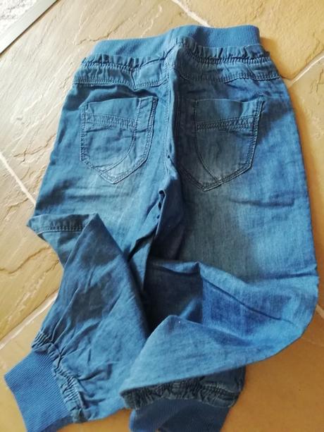 Nádherné lehké plátaky nové 4-5 let, 104