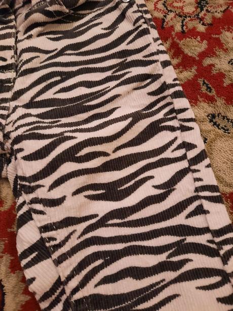 Zebrové manšestráky, lupilu,98