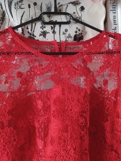 Krajkové šaty, elegantní šaty, m