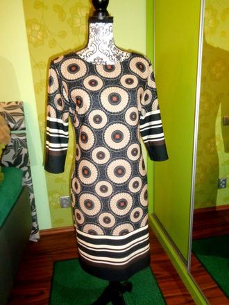 Krásné hnědočerné šaty, l