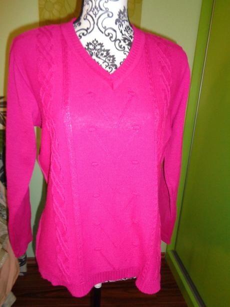 Krásný fuksiový svetr, 44