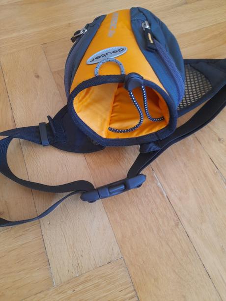 Ledvinka/taštička na láhev zn.deuther, 