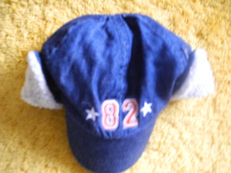 Teplá kšiltovka, 92