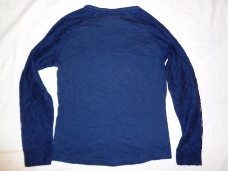 Překrásné tmavomodré tričko - krajkové rukávy, 134 / 140