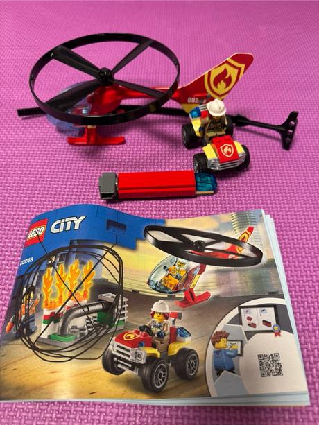 Lego city zásah hasičského vrtulníku,