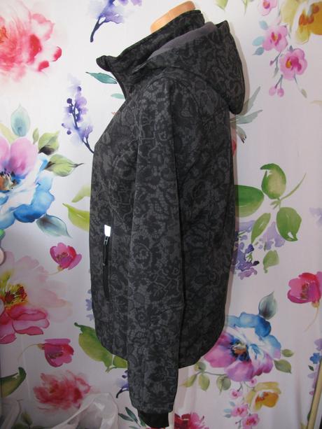 Černo šedá softshellová bunda s kapucí, 38