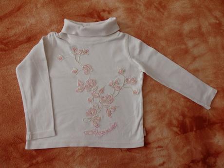 Bílý roláček s růžičkami, pampolina,98