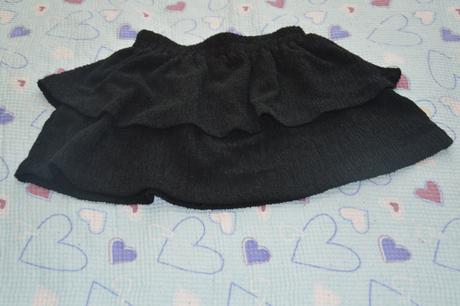 128 134 140 146 152 černá sukně s kanýry, 140