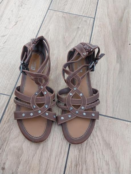 Sandálky., 34