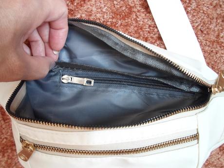 Krémová béžová taška na pas ledvinka,