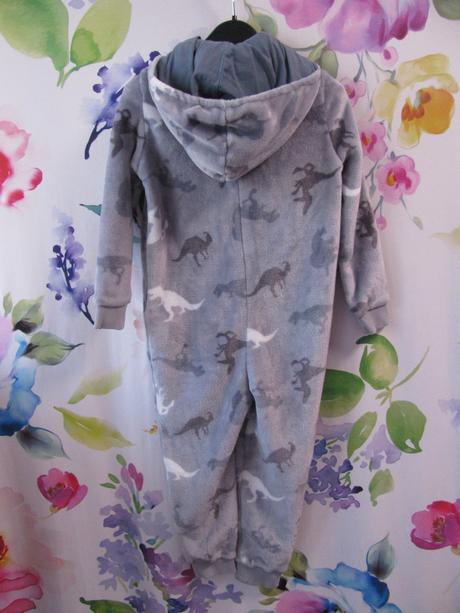 Luxusní fleecový spací overal s kapucí a dinosaury, marks & spencer,116