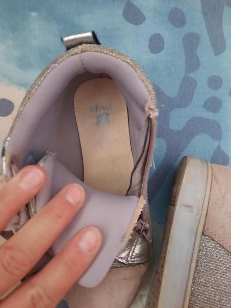 Tenisky s kamínky, baťa,33