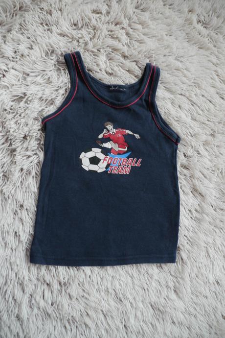 Modre tilko s fotbalistou, 98