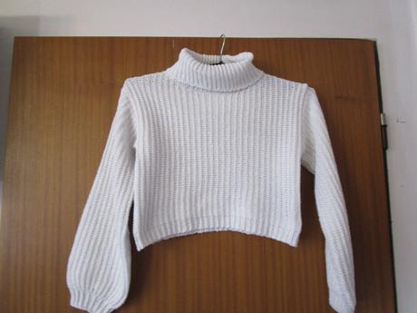 Zajímavý bílý svetr s rolákem, vel. 140, 140
