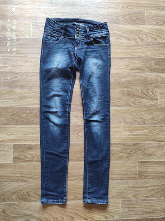 Džíny, s