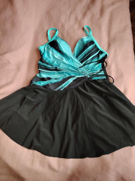 Dámské jednodílné plavky 3 xl, 50