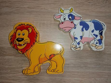 Dřevěná skládačka pro nejmenší kravička a lev,