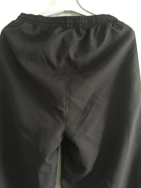 Vel. 146 černé sportovní kalhoty s podšívkou, 146