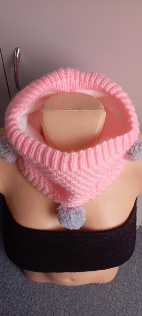 Nákrčník s bambulkami zn."baby", baby