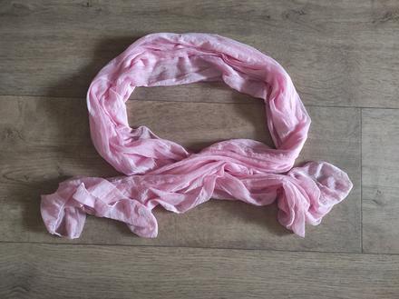 T223    růžový šátek 45 x 200 cm, 