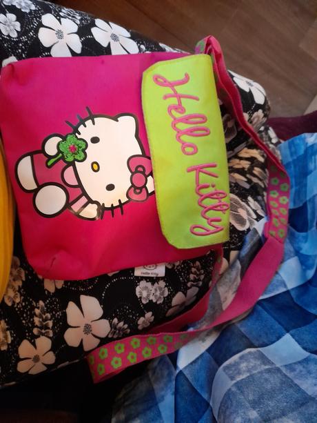 Taštička, kabelka sanrio hello kitty vínová,