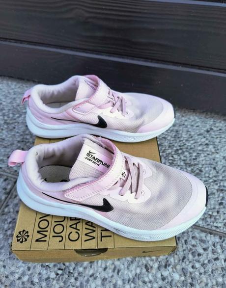 Dívčí nike, nike,33