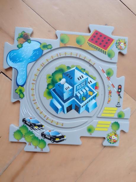 Auto na baterky s dráhou, 