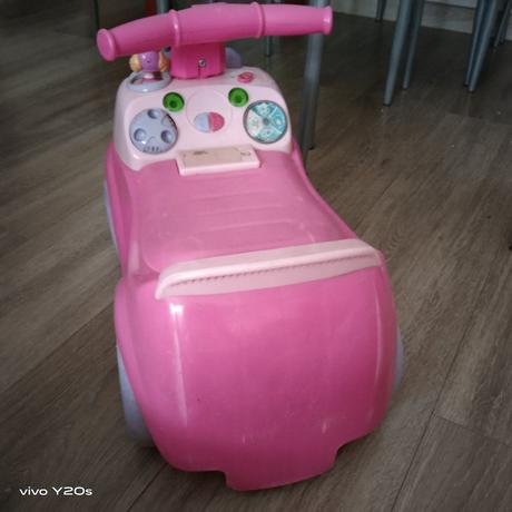 Odrážedlo autíčko,