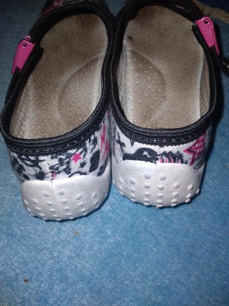 Dívčí papuče vzor vel. 30, vnit.stélka 18.5 cm, nazo,30