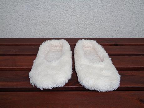 Bílé papučky, 28