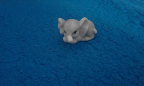 44 - porcelánový slon,