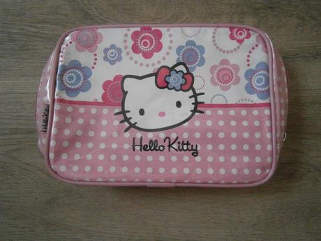 Kosmetická kabelka hello kitty,
