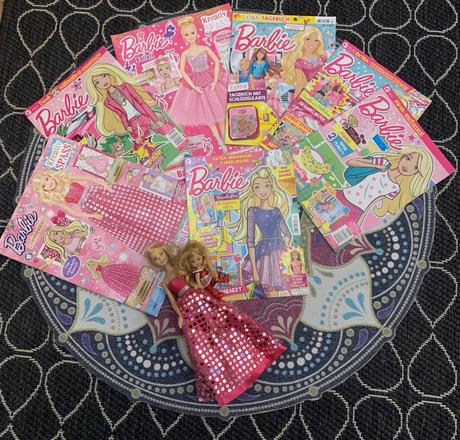 Sada s barbie a chelsea a s časopismi,
