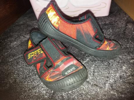 Bačkůrky s autem, 25