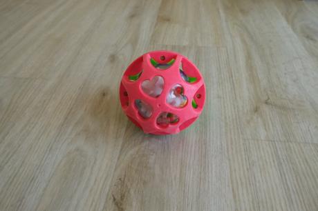 Chrastící míček,