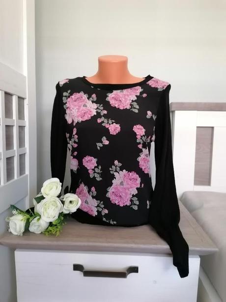 Svetřík s růžemi, 36