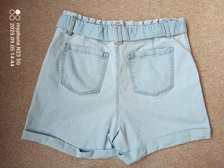 Šortky zn."beloved" vel."44/xxl", 44