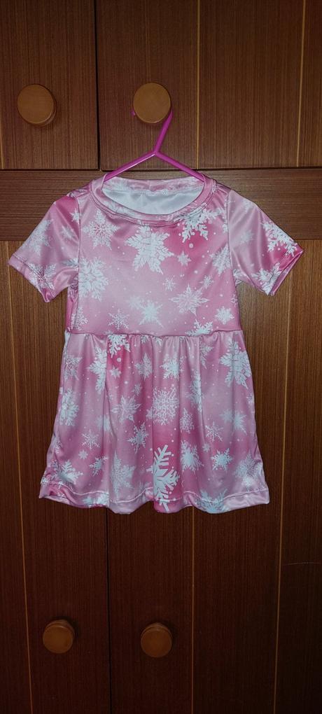 Vánoční šaty, 86