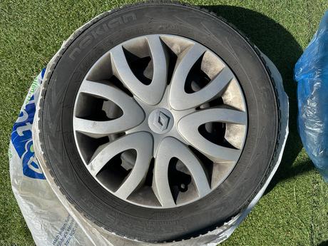 Zimní kola nokian - disky a pneu, 4 ks 185/65 r15, 