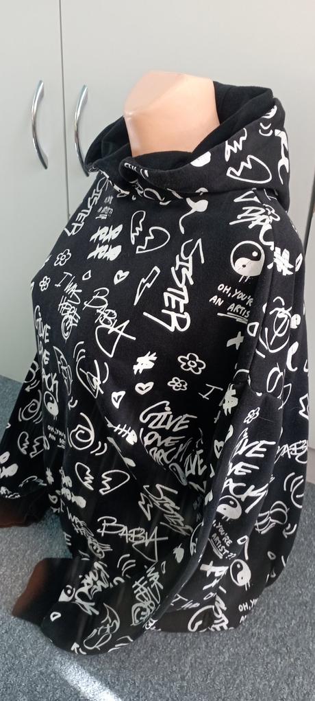 Mikina zn."fb sister" vel."s" i větší velikost, s