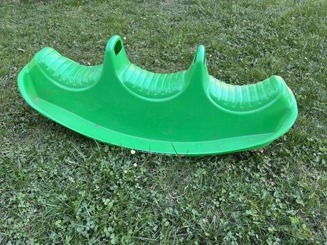 Plastová houpačka,