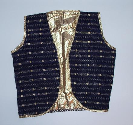 R93 vesta ke kostýmu vel. 10 -15 let, 