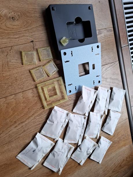 3d puzzle eiffelova věž světelná,